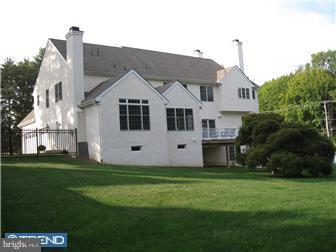 400 Mattrissa Ridge Media, PA 19063 - Photo 2 of 12 Exterior Back