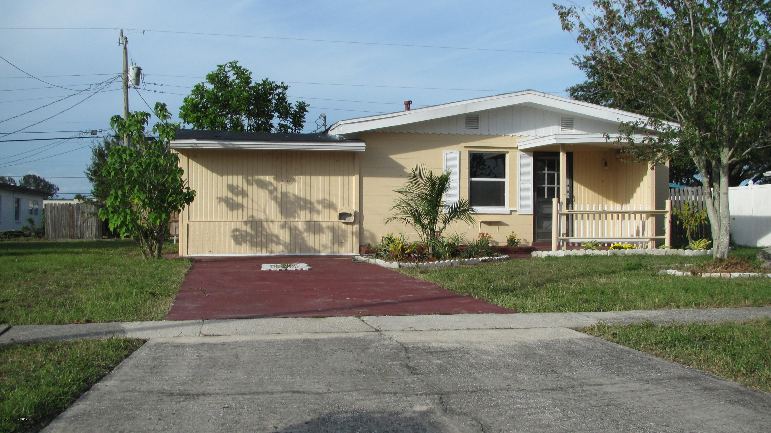 2188 Laden Road Melbourne, FL 32935 - Photo 2 of 19 IMG_0087