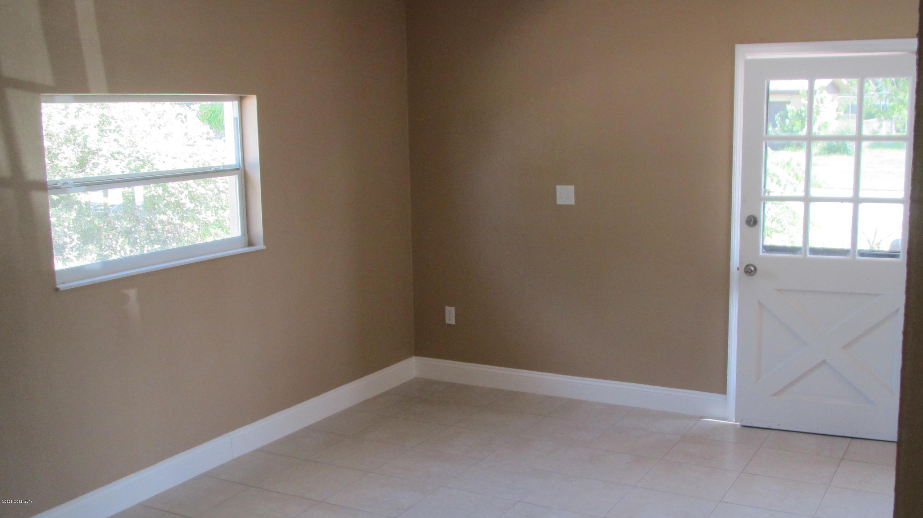 2188 Laden Road Melbourne, FL 32935 - Photo 8 of 19 IMG_0045