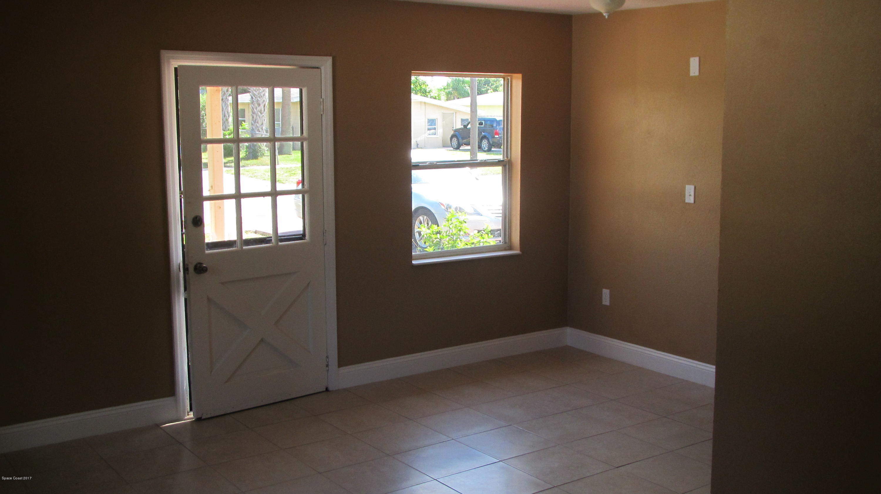 2188 Laden Road Melbourne, FL 32935 - Photo 9 of 19 IMG_0046