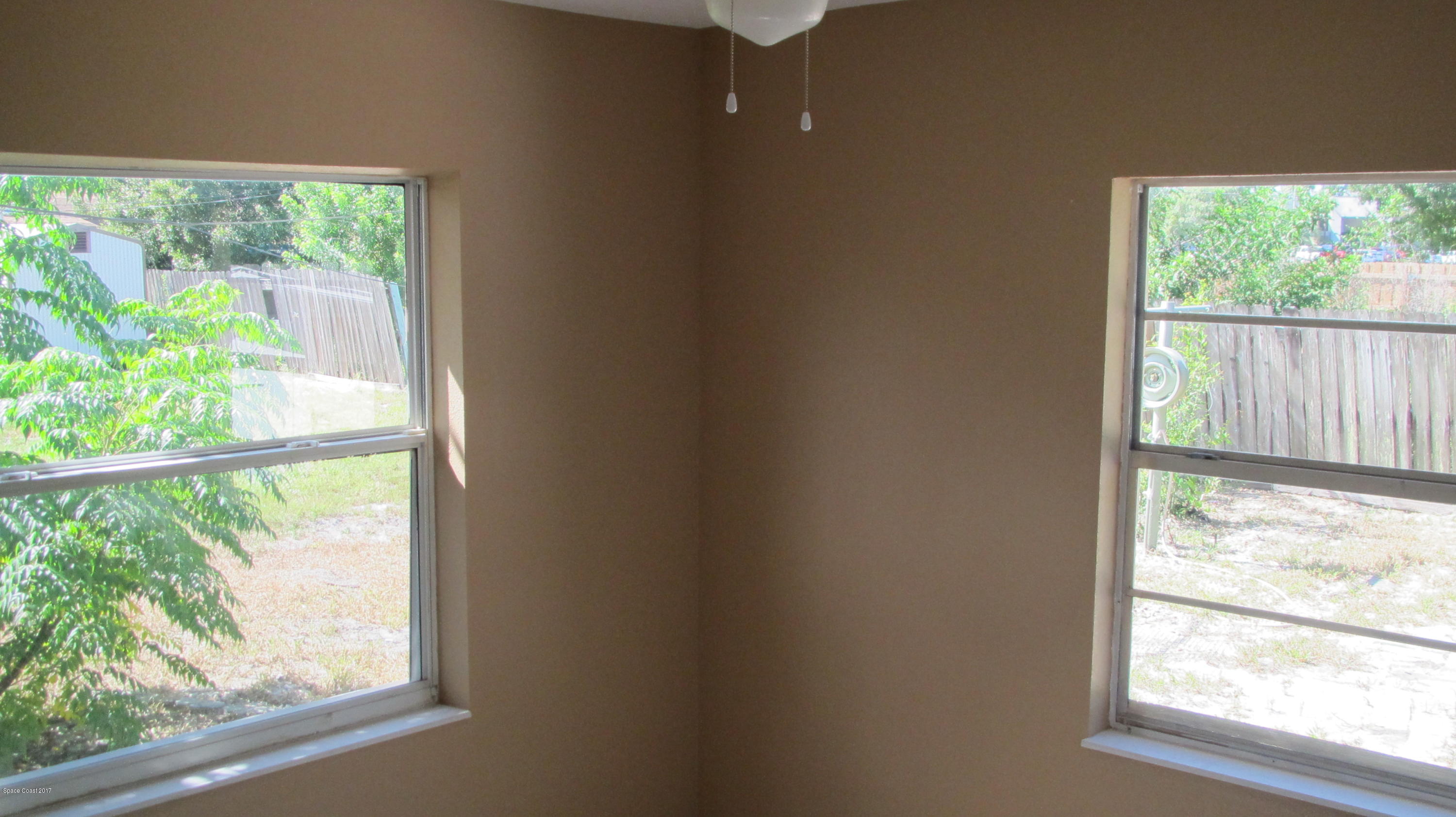 2188 Laden Road Melbourne, FL 32935 - Photo 10 of 19 IMG_0047