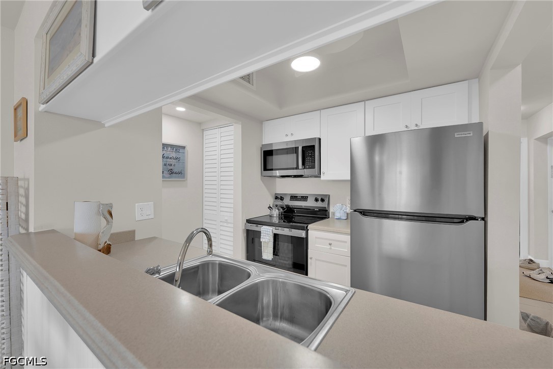 200 Lenell Road, Unit 218 Fort Myers Beach, FL 33931 - Photo 5 of 19