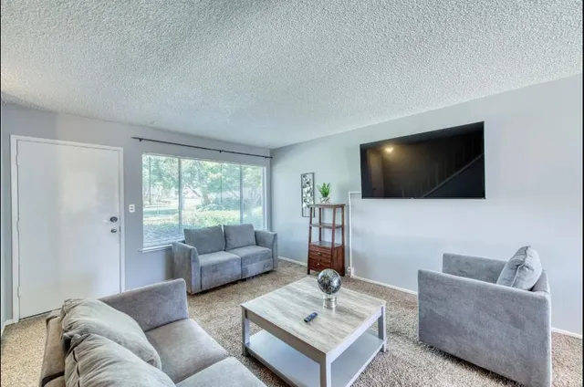 $194,000 | 5098 East Ashlan Avenue, Unit 103, Fresno, CA 93727