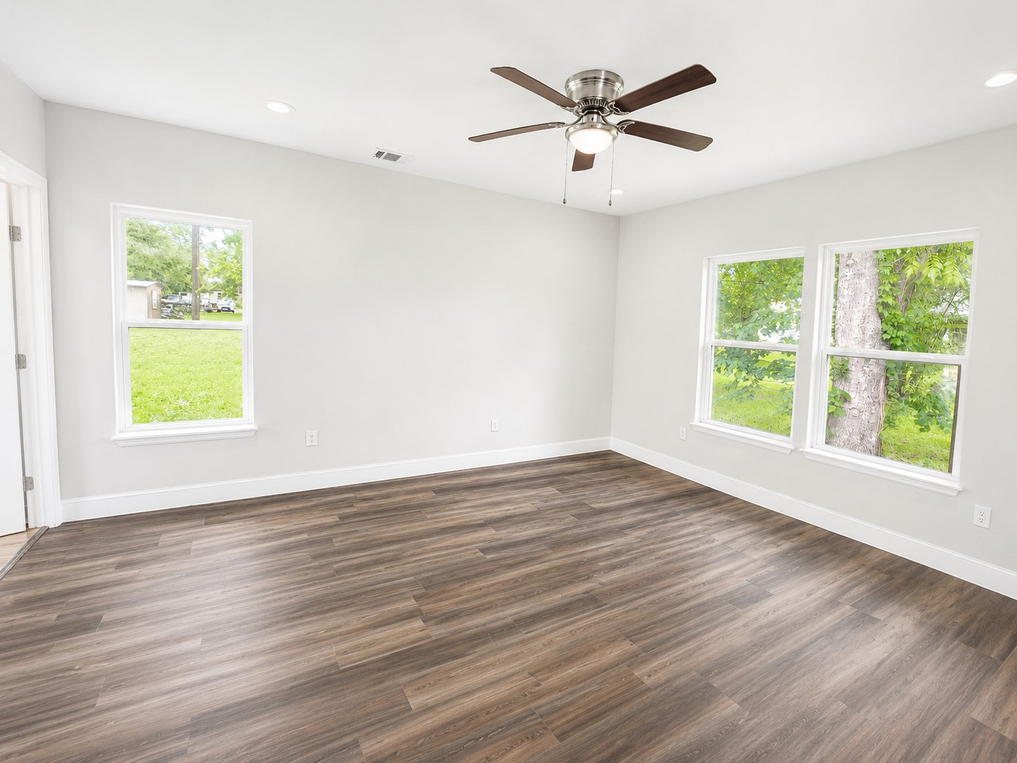 904 East Austin Street Luling, TX 78648 - Photo 5 of 12