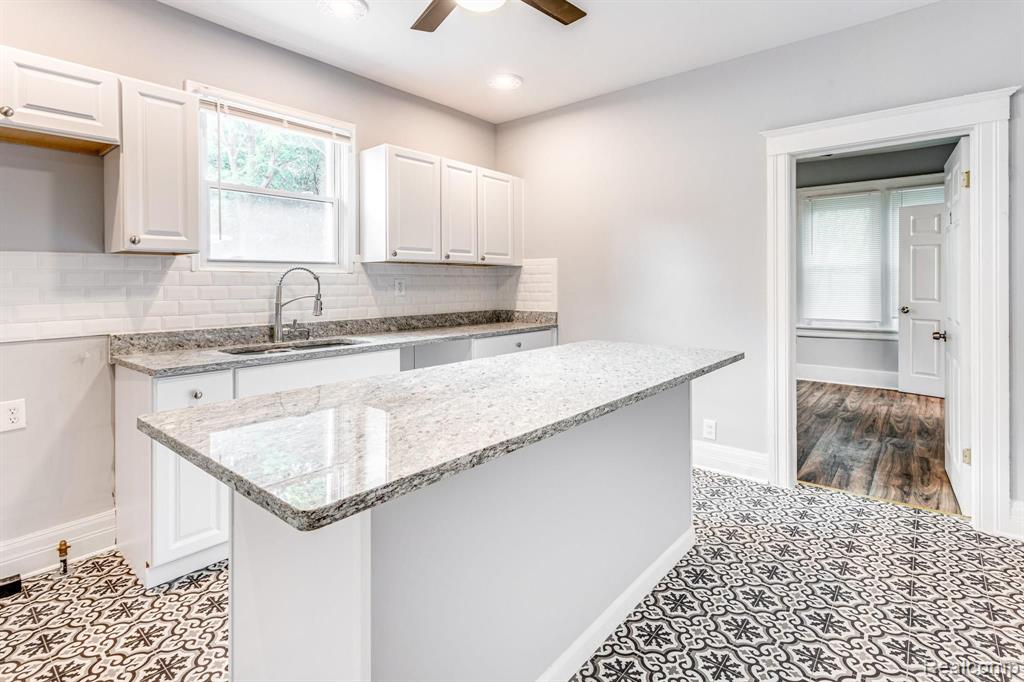 8062 Ruedisale Court Detroit, MI 48214 - Photo 12 of 28