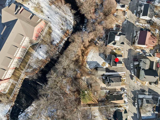 $2,100 | 57 Congress Street, Unit 2, Rochester, NH 03867