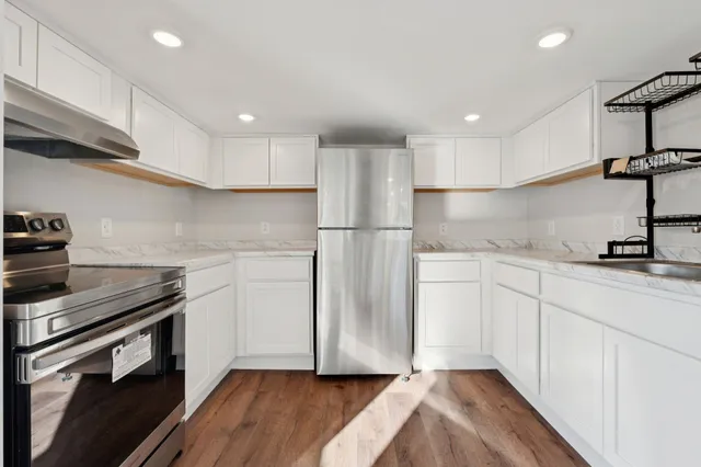 $2,100 | 57 Congress Street, Unit 2, Rochester, NH 03867