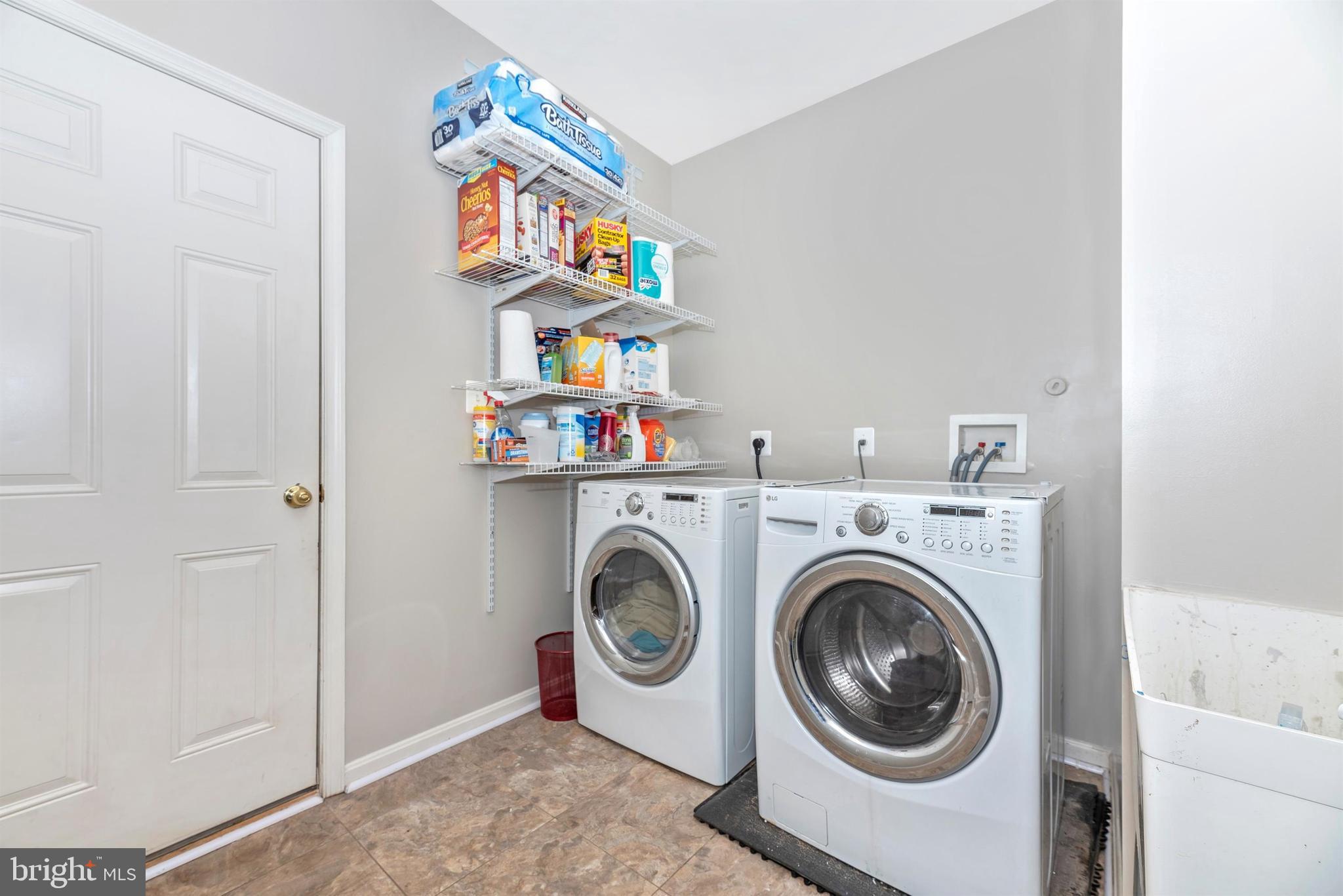 1711 Canal Run Drive Point of Rocks, MD 21777 - Photo 43 of 91 Main level laundry