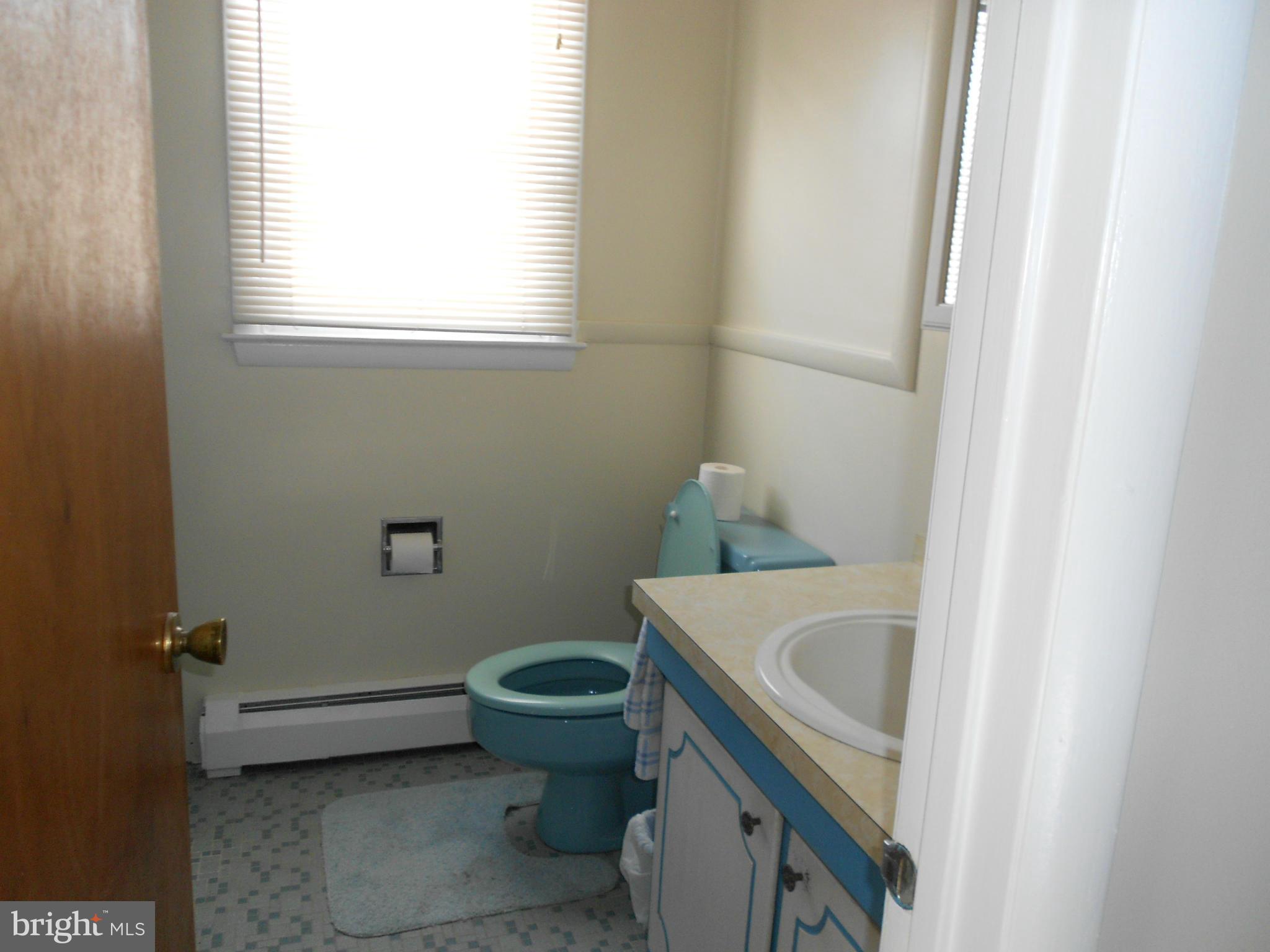 3654 Hineline Road Baltimore, MD 21229 - Photo 15 of 25 Bath