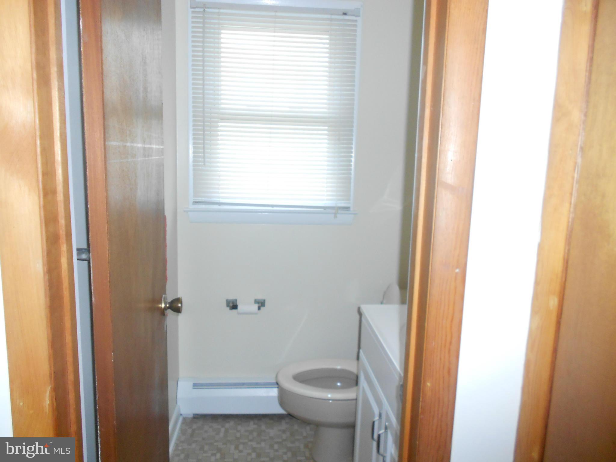 3654 Hineline Road Baltimore, MD 21229 - Photo 20 of 25 Bath