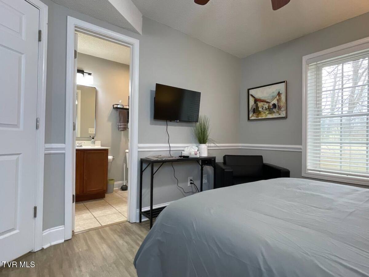 169 East Grande Avenue, Unit 300 Johnson City, TN 37601 - Photo 22 of 27 22