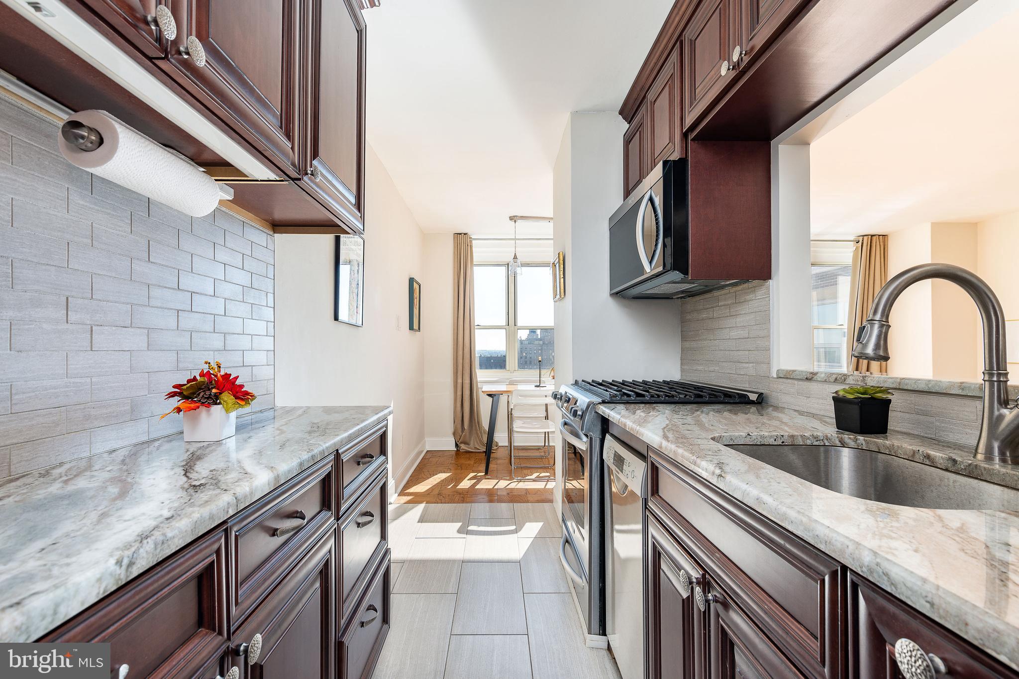 1810 Rittenhouse Square, Unit 1405 Philadelphia, PA 19103 - Photo 13 of 31 Gallery Image 13