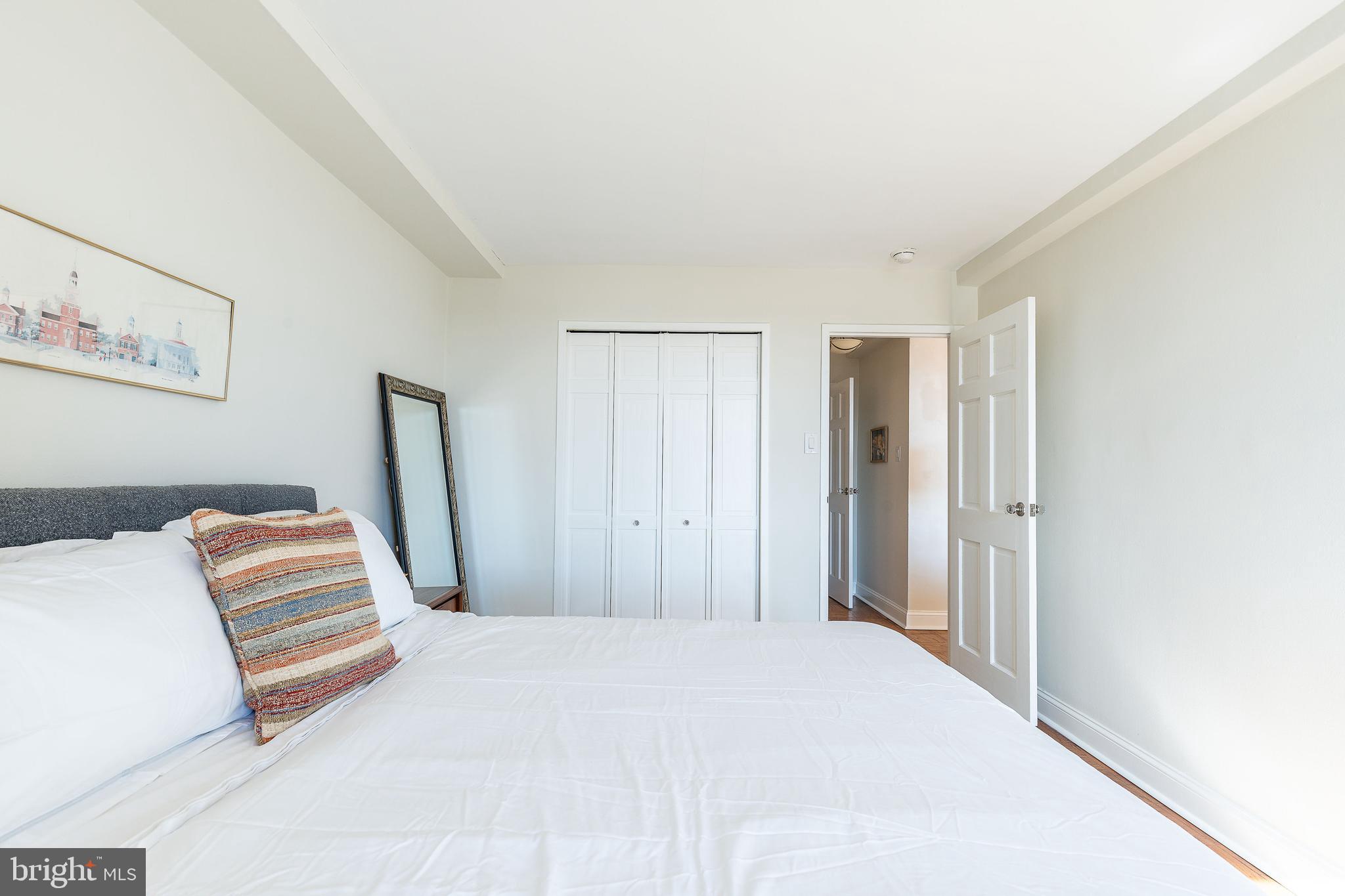1810 Rittenhouse Square, Unit 1405 Philadelphia, PA 19103 - Photo 16 of 31 Gallery Image 16