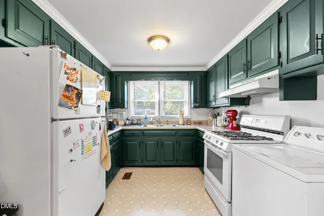 $1,500 | 116 Compton Street, Clayton, NC 27520