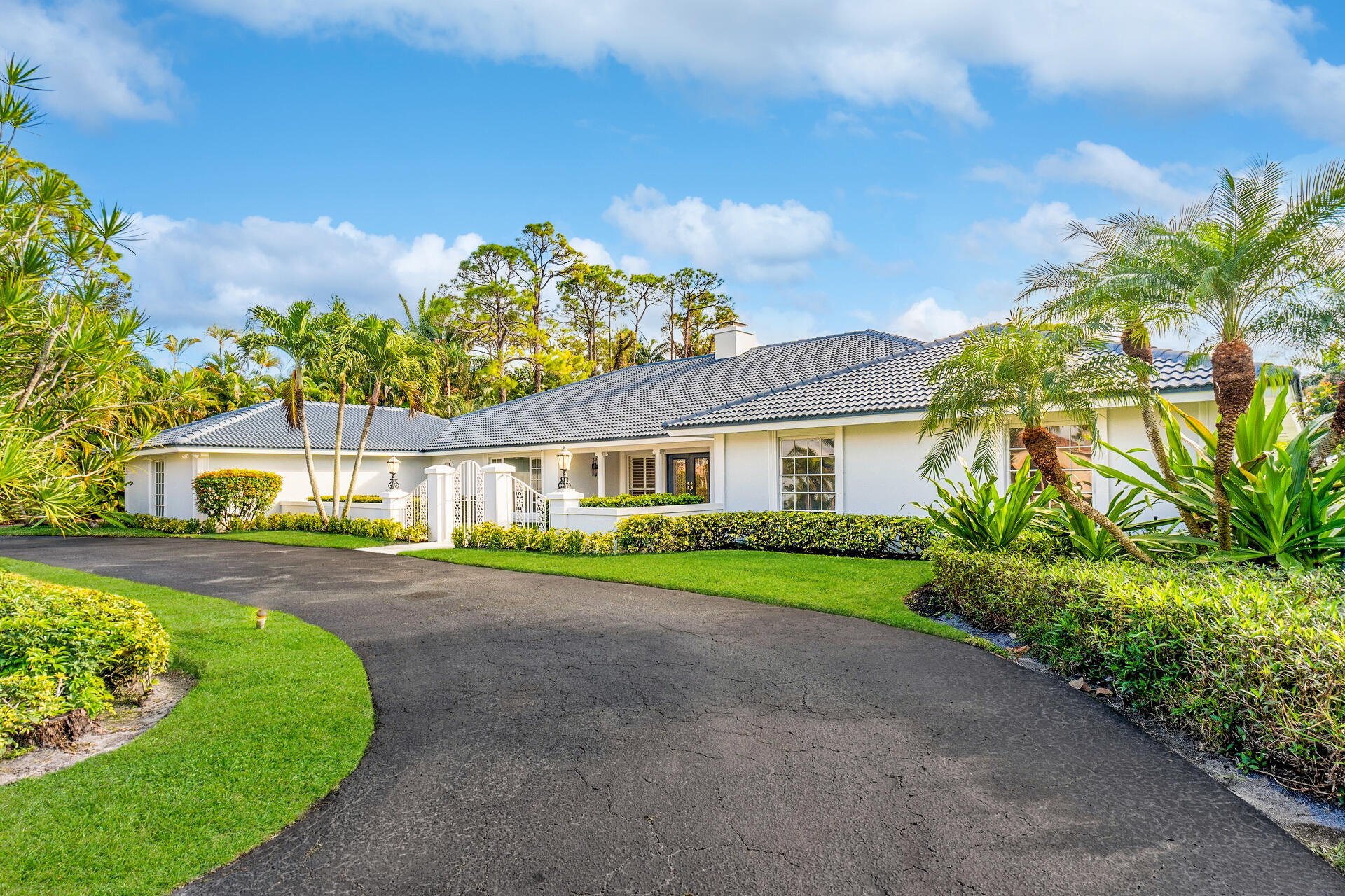 650 Atlantis Estates Way Atlantis, FL 33462 - Photo 5 of 25 650_Side