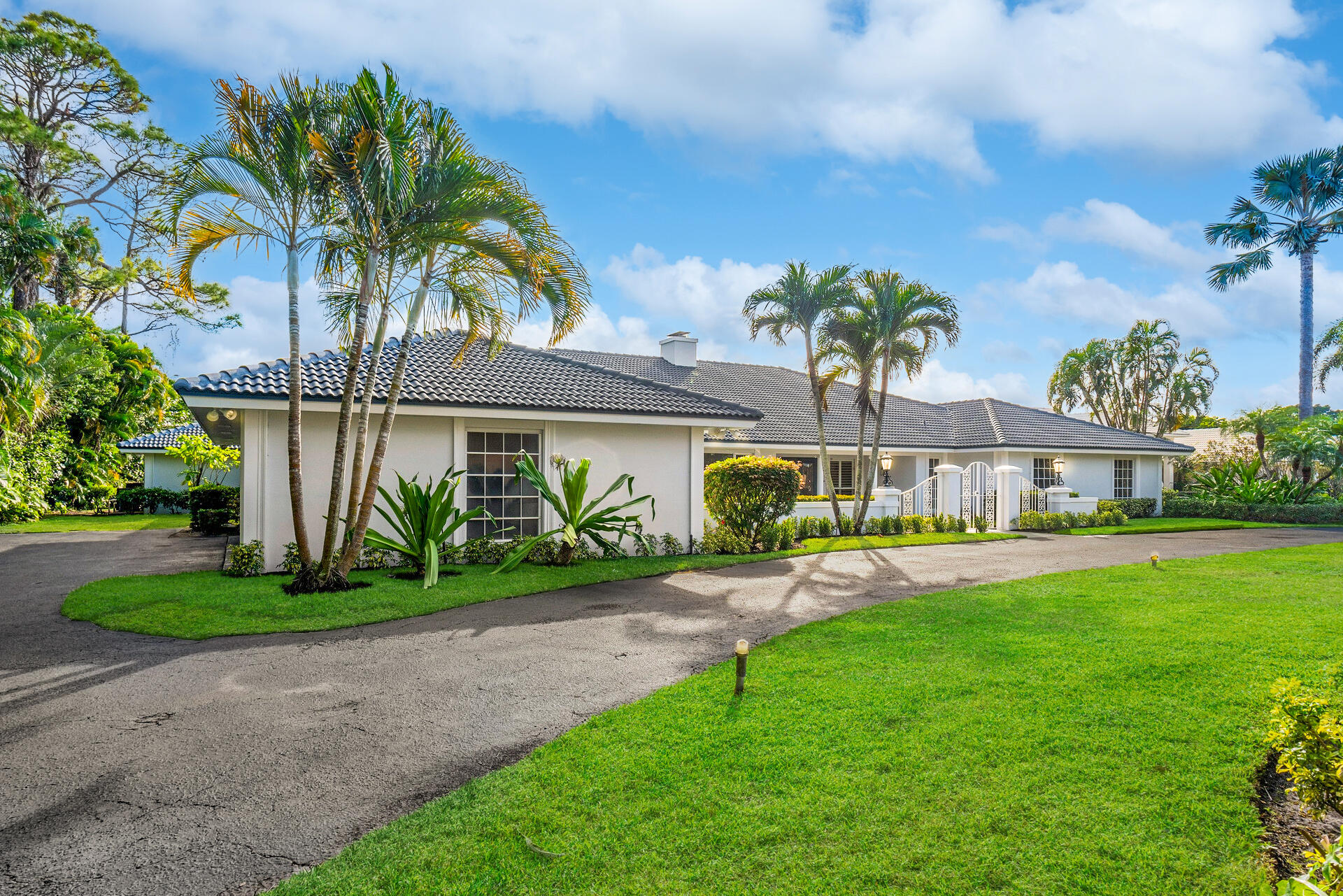 650 Atlantis Estates Way Atlantis, FL 33462 - Photo 6 of 25 650_side2