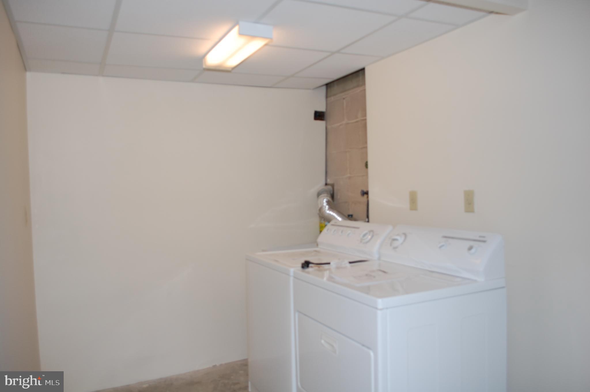 1707 Pin Oak Road Parkville, MD 21234 - Photo 12 of 16