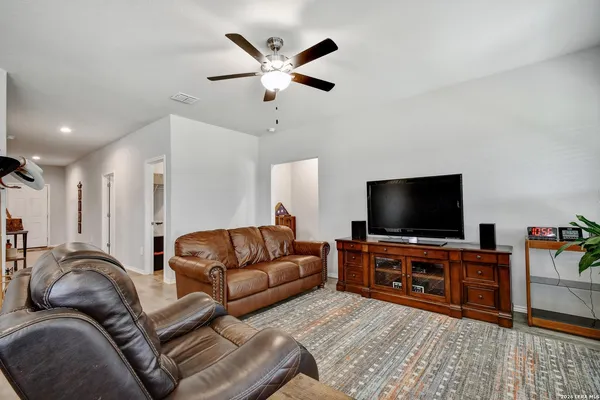 $269,000 | 733 Peak, Seguin, TX 78155