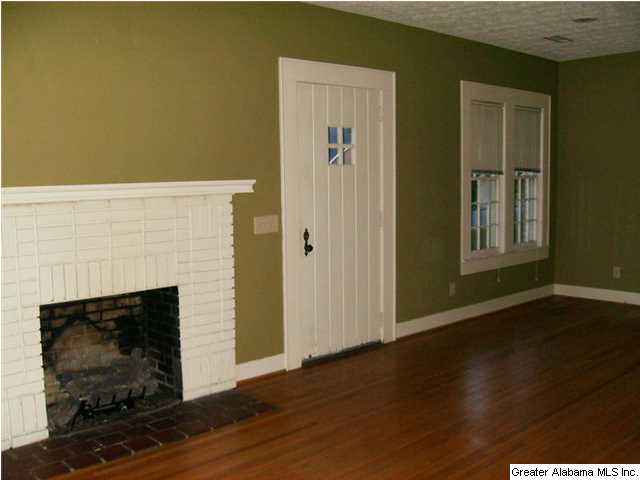 303 5th Street North Clanton, AL 35045 - Photo 4 of 16