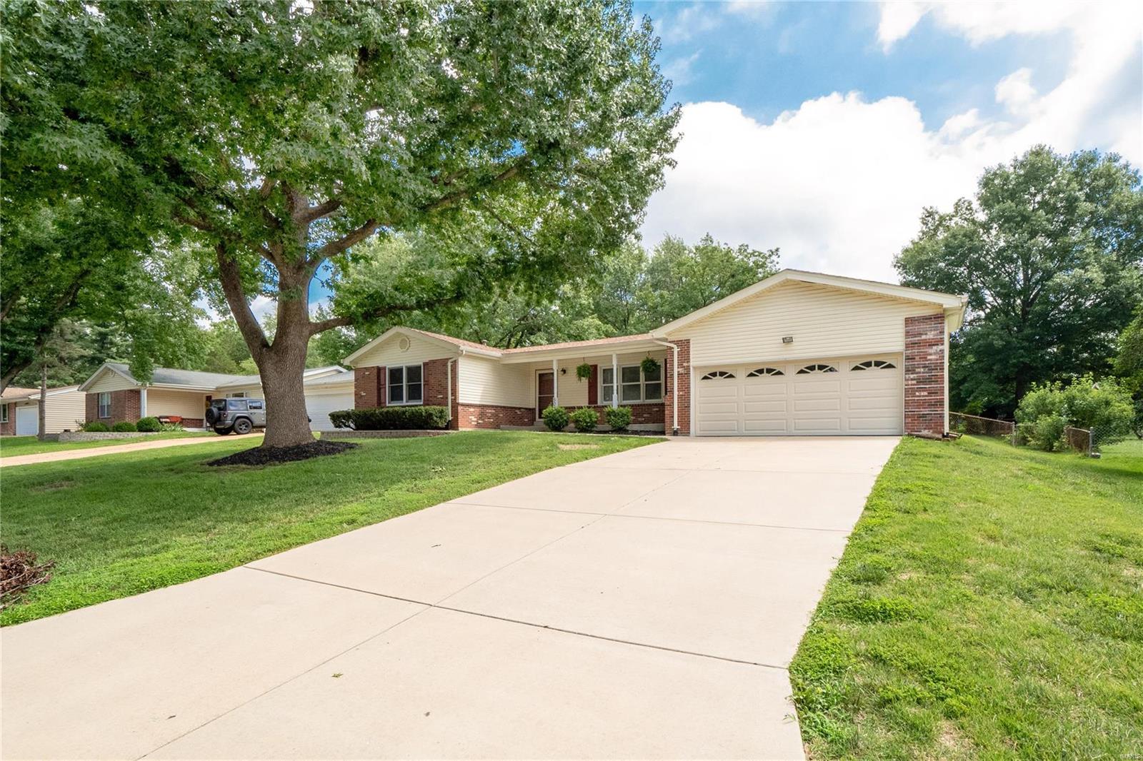 508 Ranch Drive Manchester, MO 63011 - Photo 2 of 32 Gallery Image 2