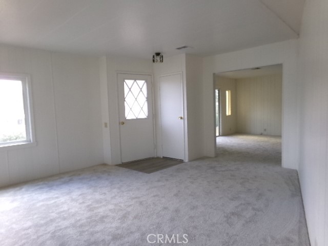 324 Ridgecrest Parkway Oroville, CA 95966 - Photo 22 of 33 an empty room with windows