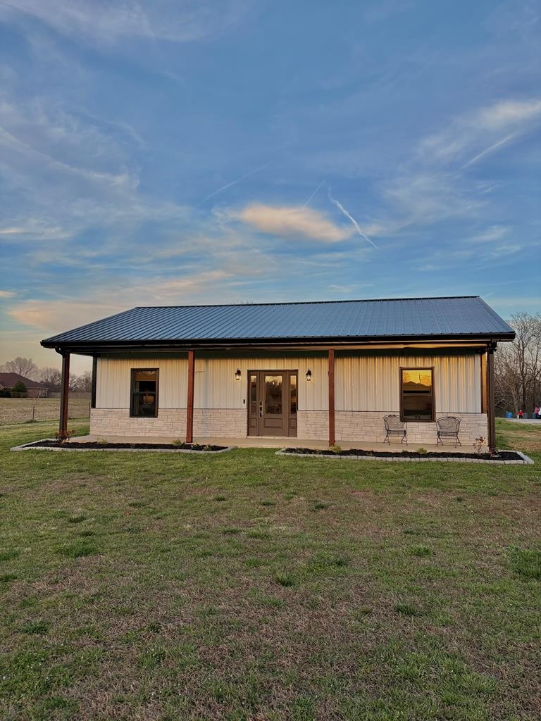 144 Whitlock Paris Road Paris, TN 38242 - Photo 2 of 26