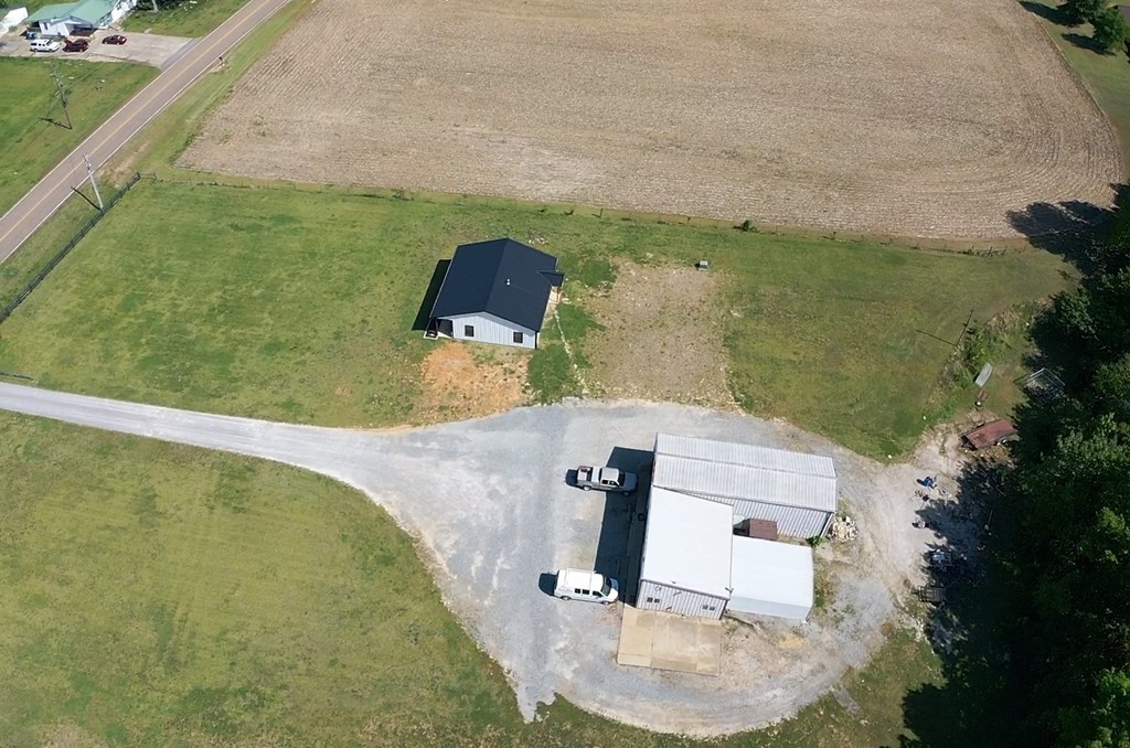 144 Whitlock Paris Road Paris, TN 38242 - Photo 3 of 26
