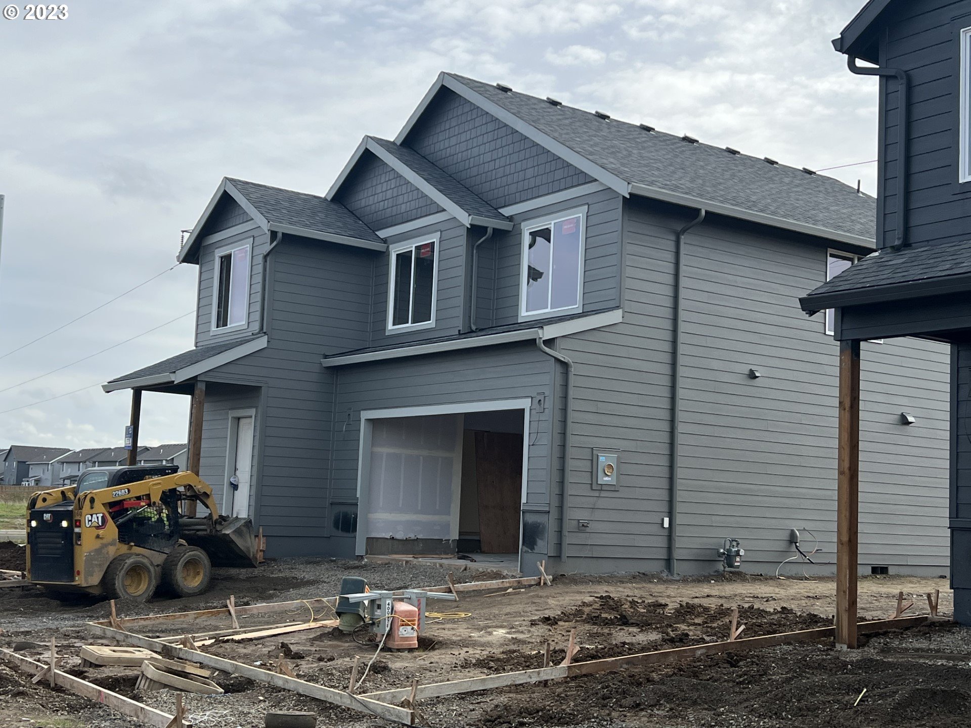 4882 Flight Ave Northeast