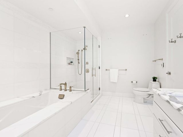 $4,720,500 | 22 Liberty Drive, Unit 6F, Boston, MA 02210