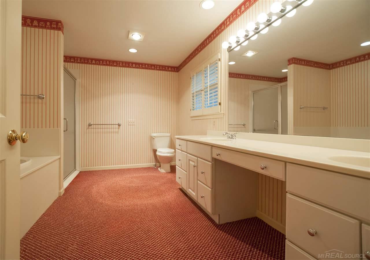 611 Shoreham Road Grosse Pointe, MI 48236 - Photo 32 of 43 31316286-31.JPG