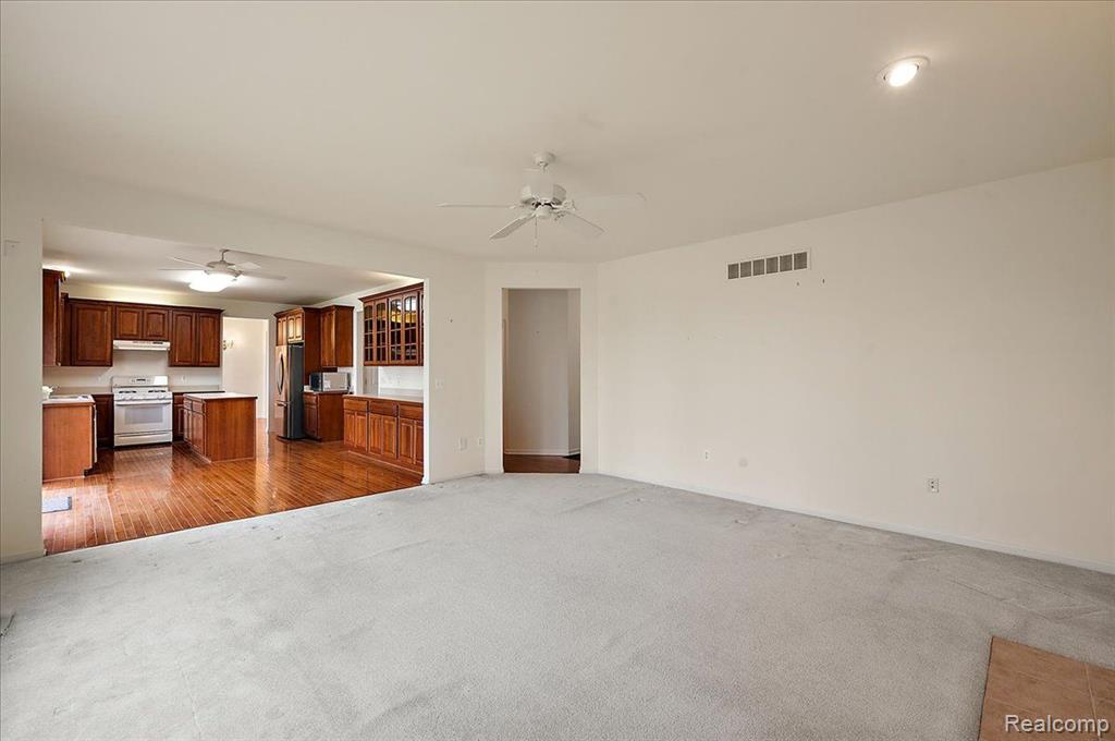 1043 Moran Drive Rochester, MI 48307 - Photo 10 of 48 Gallery Image 10