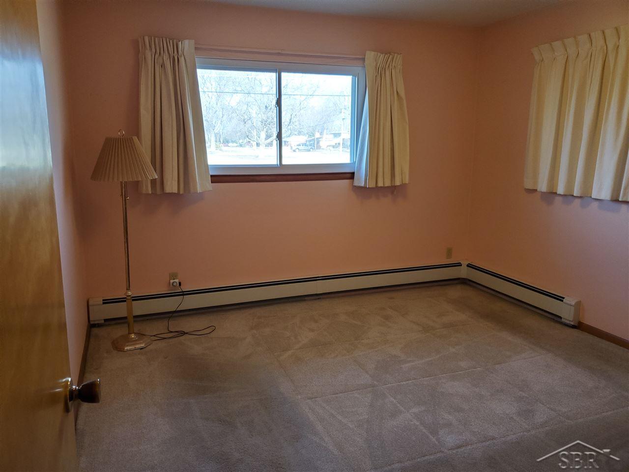 5182 Wakefield Road Saginaw, MI 48601 - Photo 13 of 29 50002804-12.JPG