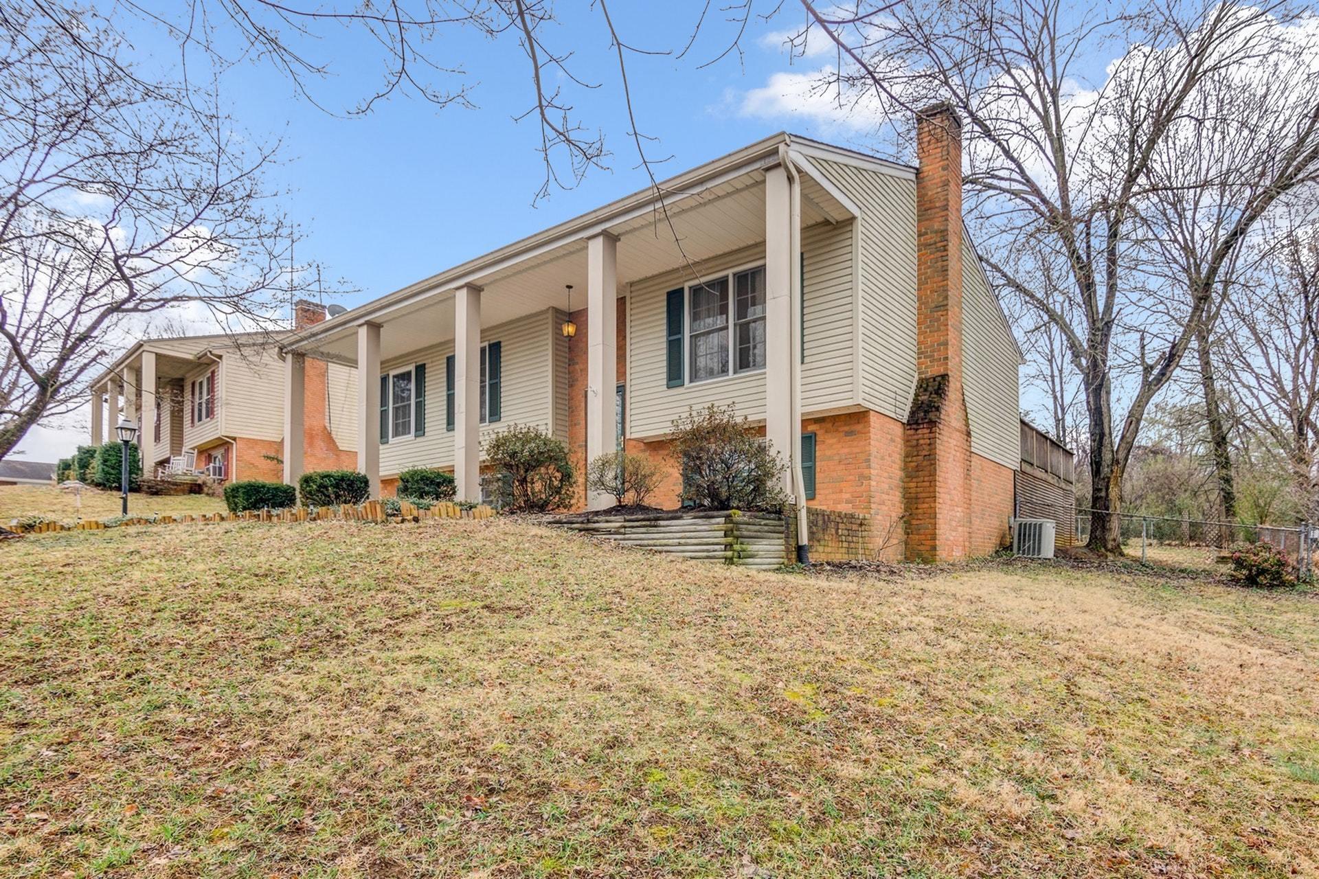 003-300121-037-300121-2513 Steele Road 3
