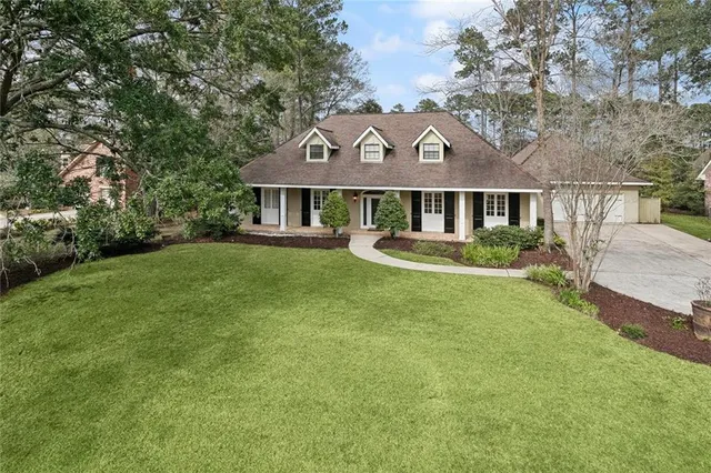 $779,100 | 553 Beau Chene Drive, Mandeville, LA 70471