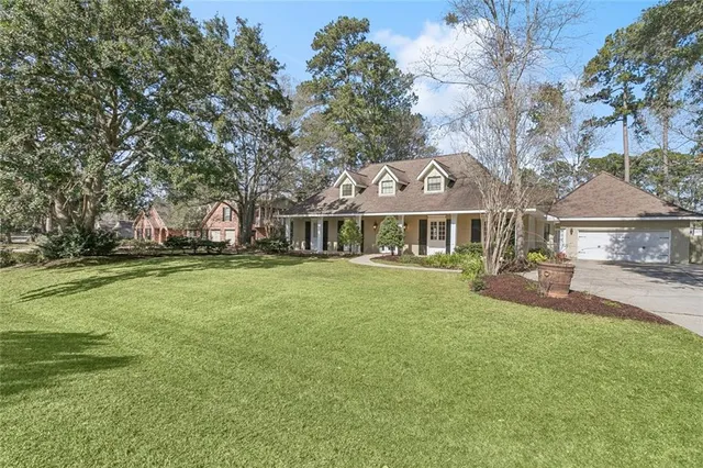 $779,100 | 553 Beau Chene Drive, Mandeville, LA 70471