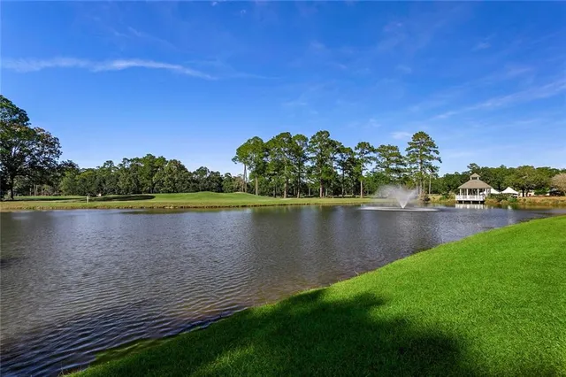$779,100 | 553 Beau Chene Drive, Mandeville, LA 70471