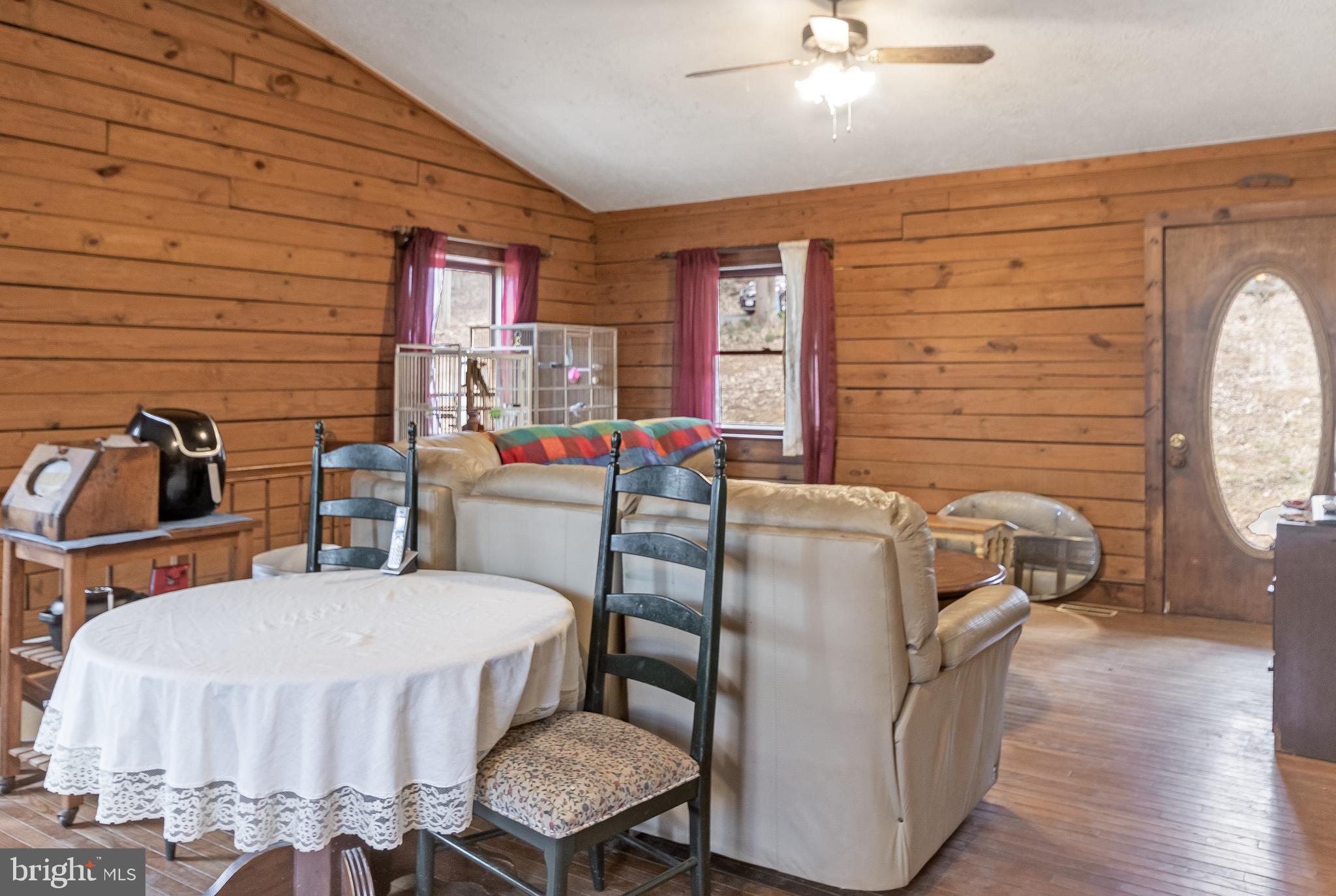 100 Old Log Road Linden, VA 22642 - Photo 5 of 22 Living room