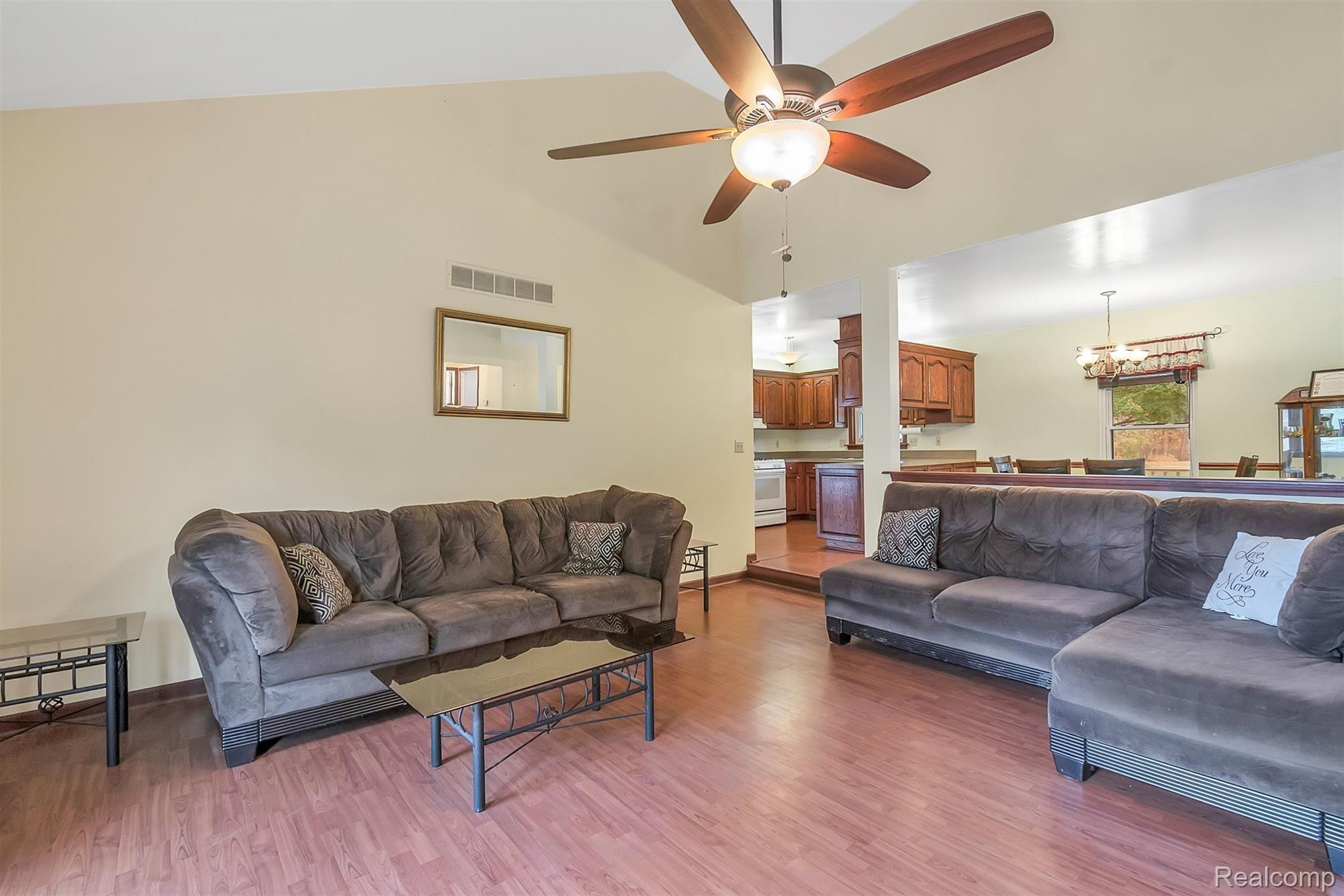 23400 Bohn Road Belleville, MI 48111 - Photo 4 of 43 Great Room 3.jpg