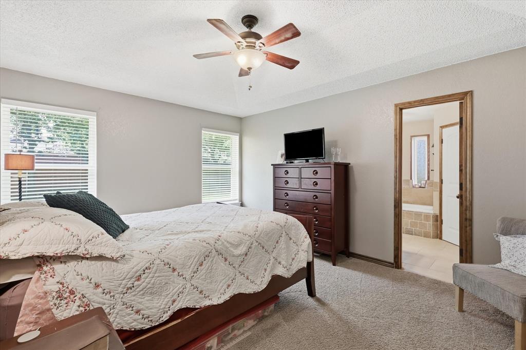 405 Lantern Ridge Drive Mansfield, TX 76063 - Photo 12 of 37