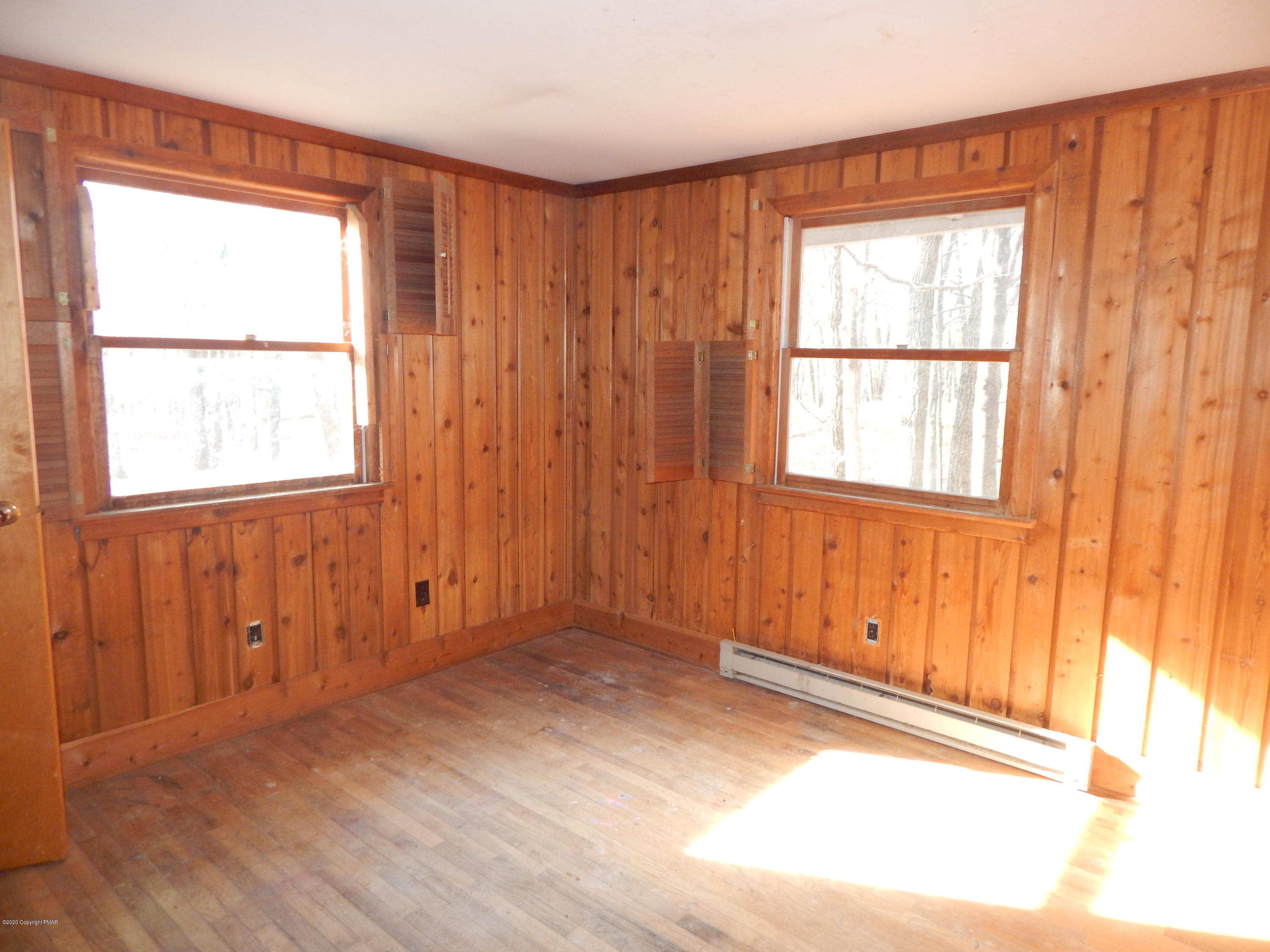 4932 Pine Ridge Bushkill, PA 18324 - Photo 5 of 7 Bedroom