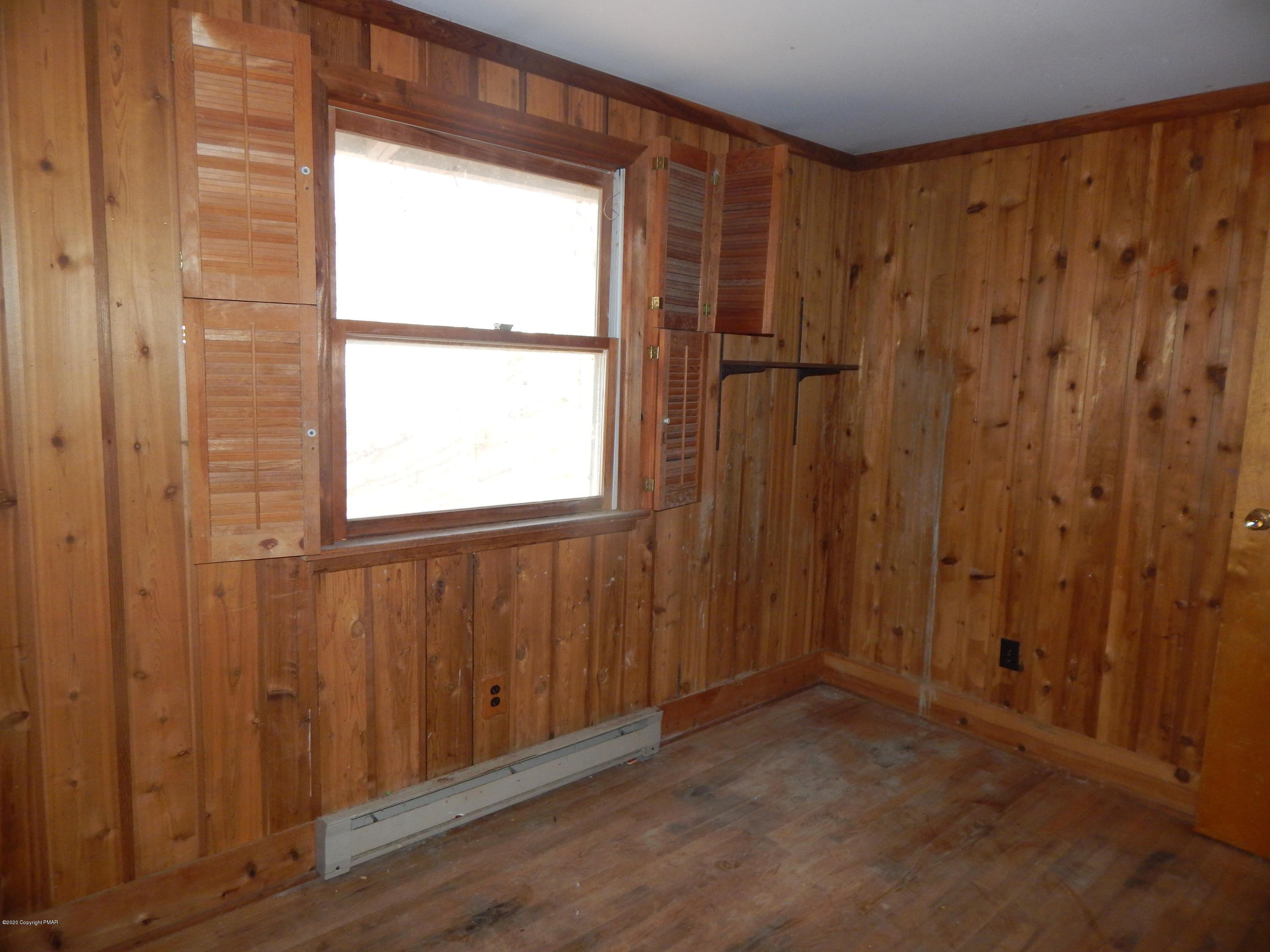 4932 Pine Ridge Bushkill, PA 18324 - Photo 6 of 7 Bedroom