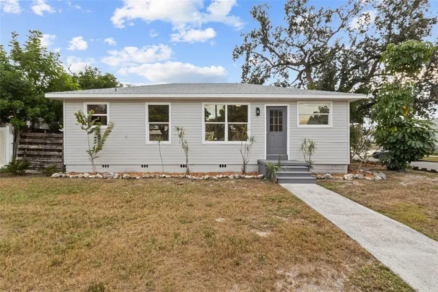 $275,000 | 1715 17th Avenue West, Bradenton, FL 34205