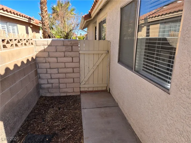$1,950 | 4719 Cosley Drive, Las Vegas, NV 89147