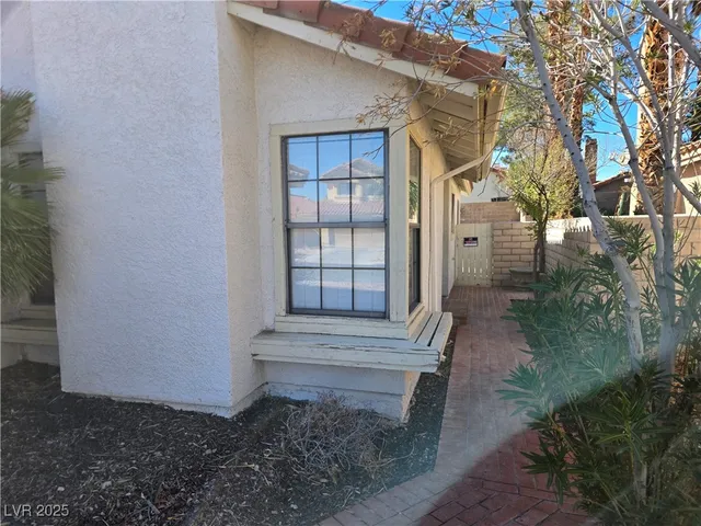 $1,950 | 4719 Cosley Drive, Las Vegas, NV 89147