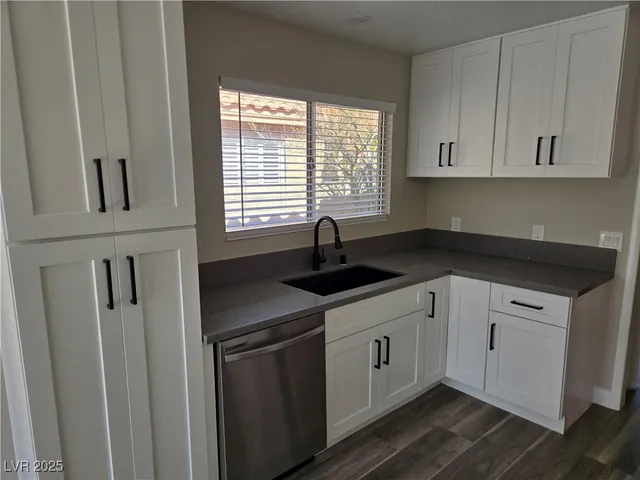 $1,950 | 4719 Cosley Drive, Las Vegas, NV 89147