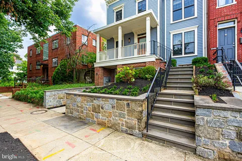 $7,995 | 325 D Street Southeast, Washington, DC 20003