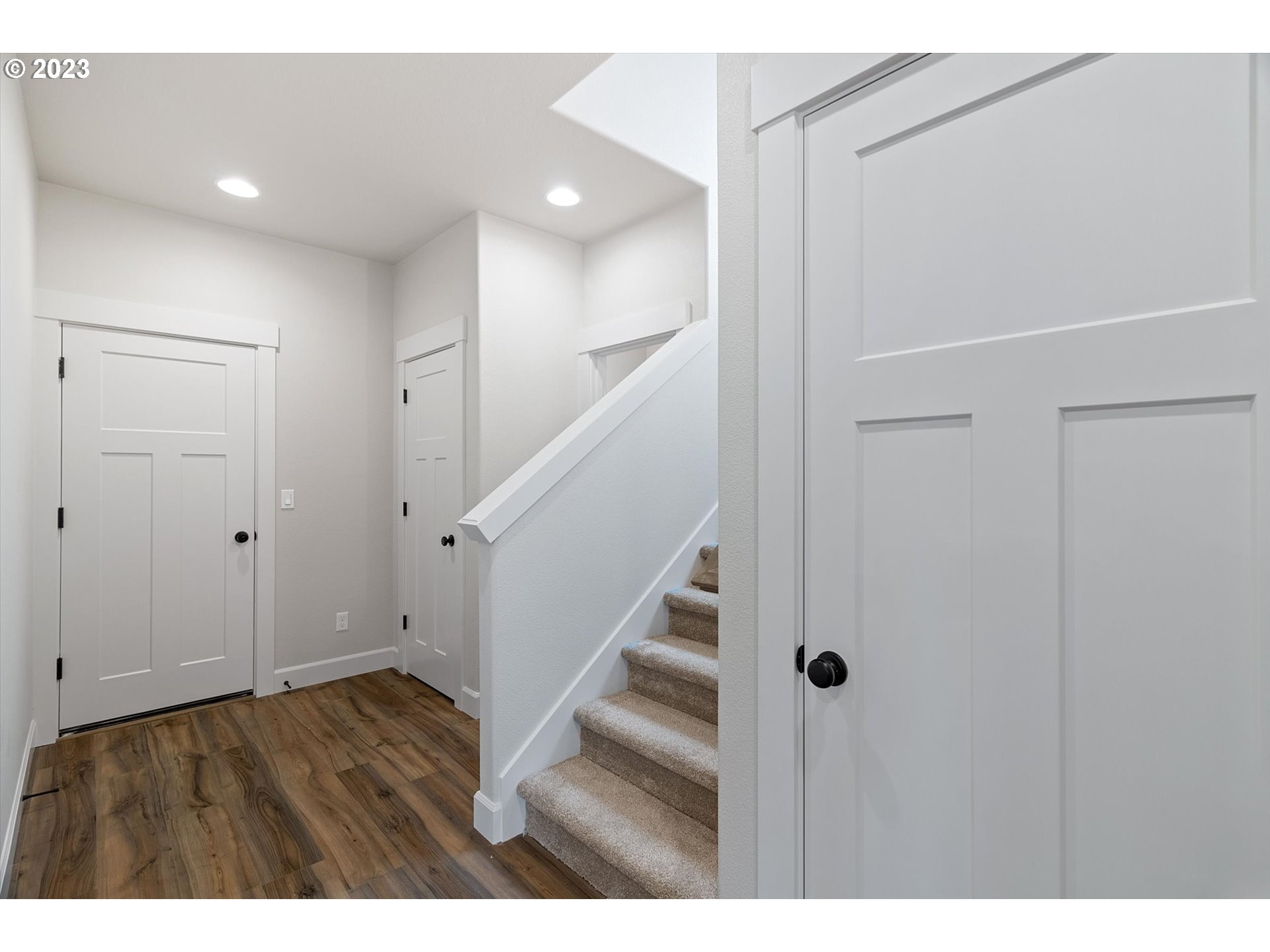 19699 Leland Road Oregon City, OR 97045 - Photo 11 of 38 a view of an entryway with wooden floor