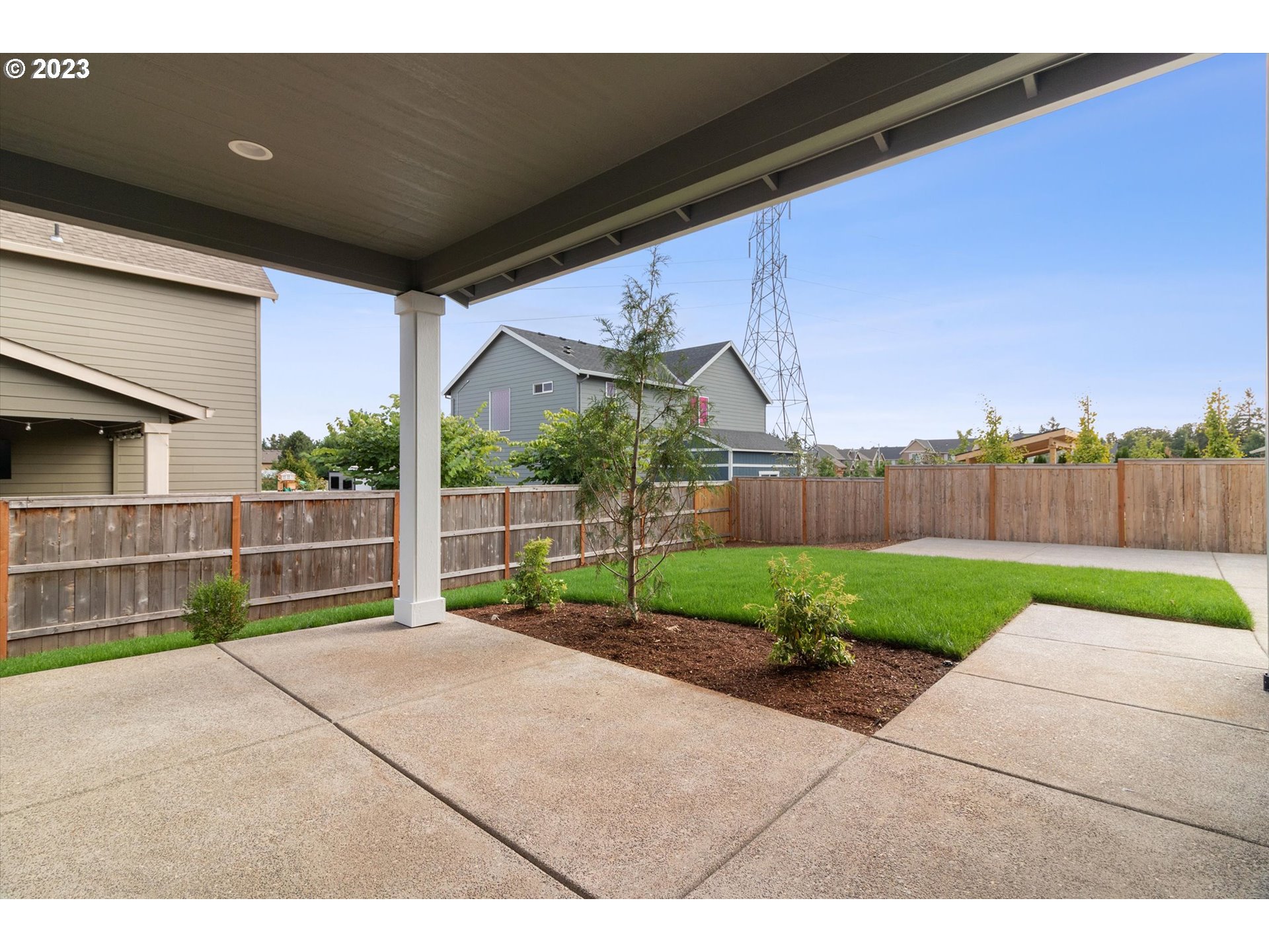 19699 Leland Road Oregon City, OR 97045 - Photo 33 of 38 a view of backyard with green space