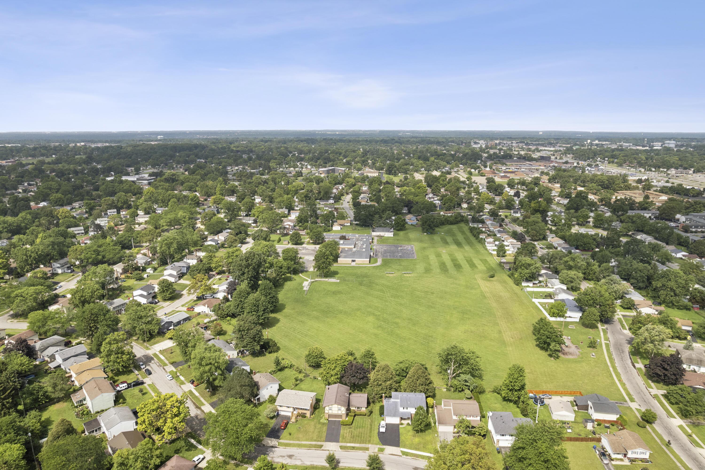 5440 Aspen Road Columbus, OH 43229 - Photo 50 of 52 Drone