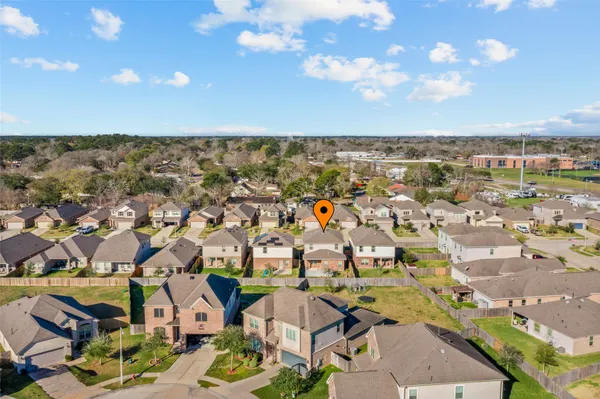 $304,999 | 4203 West Bayou Maison Circle, Dickinson, TX 77539